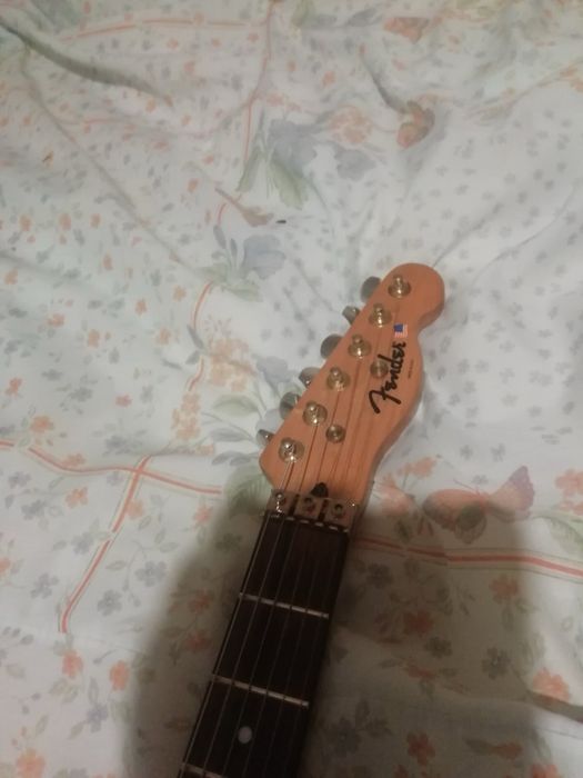 Гітара Telecaster . Стан зовні на 4. Є купа можливих переключень.
