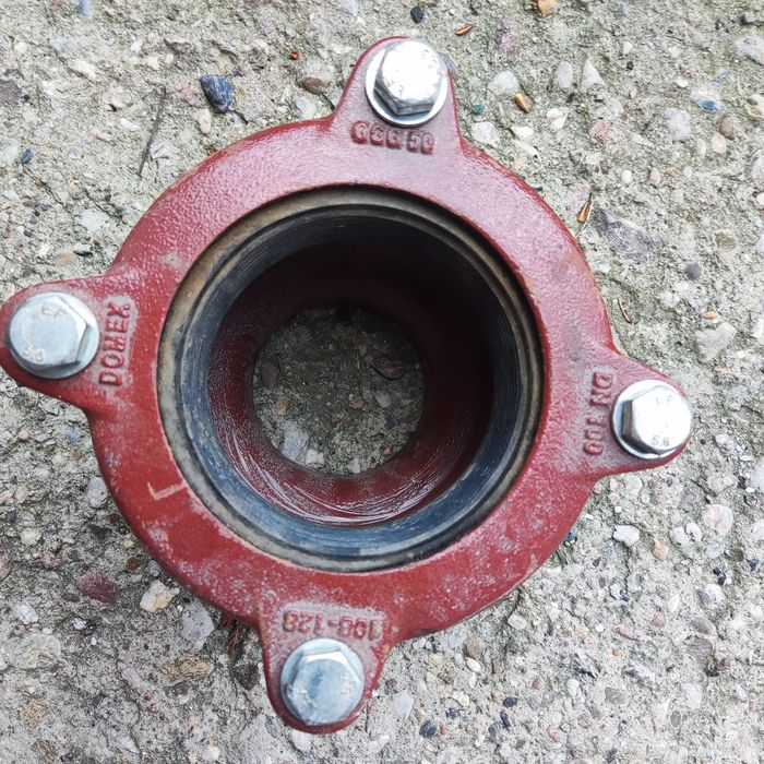 Łącznik rurowo kołnierzowy dn 100