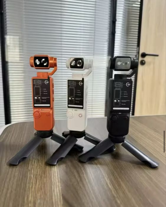 Mini Câmara 4K com Ecrã Rotativo e Foco Automático