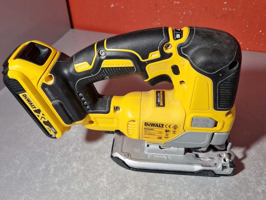 Wyrzynarka akumulatorowa  BEZSZCZOTKOWA 18V DEWALT DCS334N+ AKU