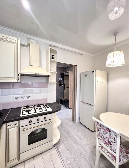 Затишна квартира в центрі! Мінімальне оформлення!