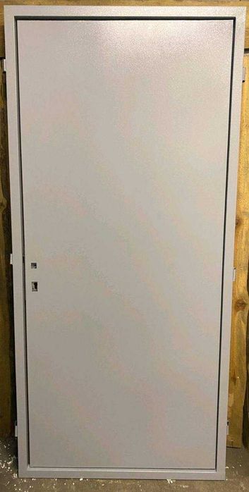 Металлические двери для склада и производства