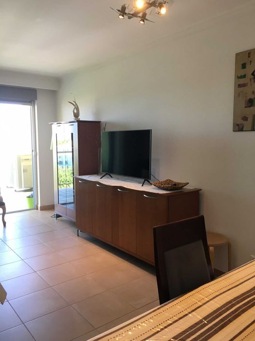 Alugo T2  com garagem monte gordo