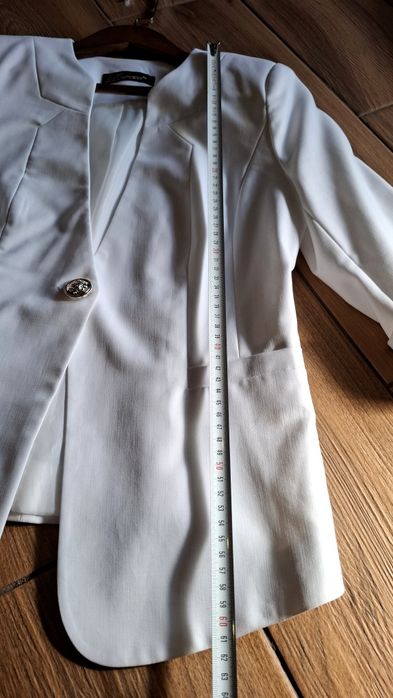 Жіночий білий піджак, розмір M