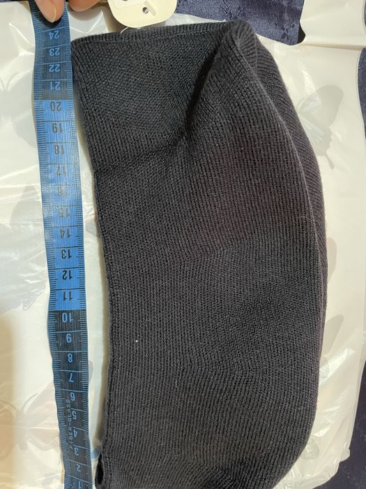 Новий невеликий демісезонний синій берет тоненький