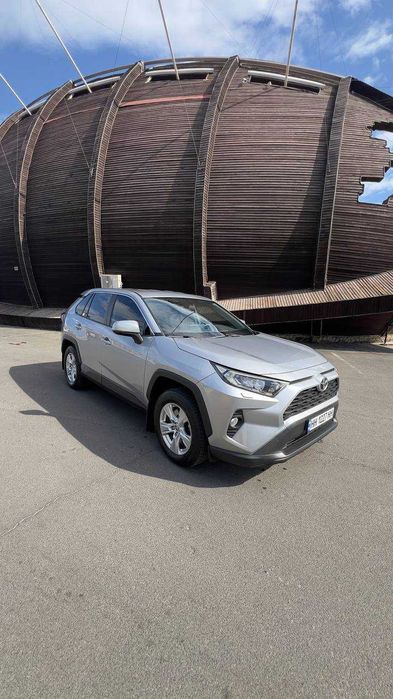 СРОЧНО продам Toyota Rav4