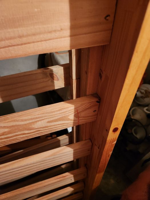 Cama de solteiro em madeira COMO NOVA