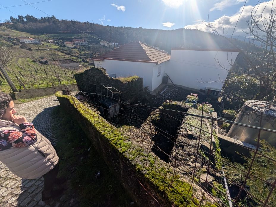 Terreno com ruína