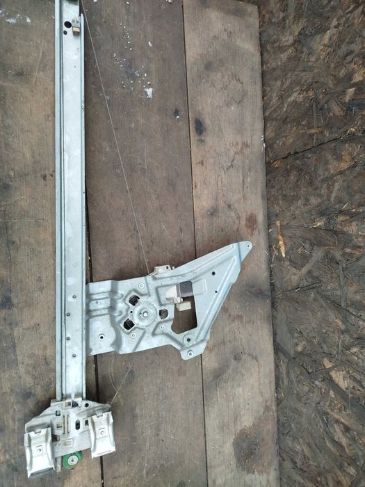 Склопідйомник передній Mercedes Sprinter W906 Мерседес