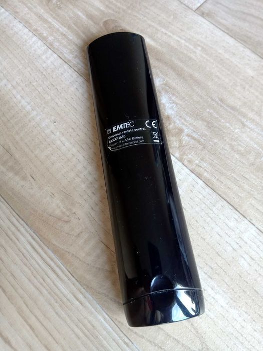 Pilot EMTEC, TV/DVD/SAT oryginał, piękny stan. Plus gratis.