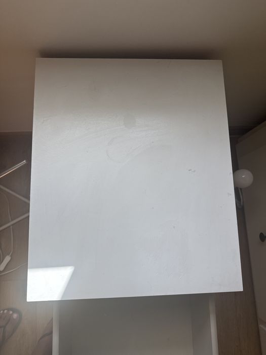Mesinha de cabeceira IKEA