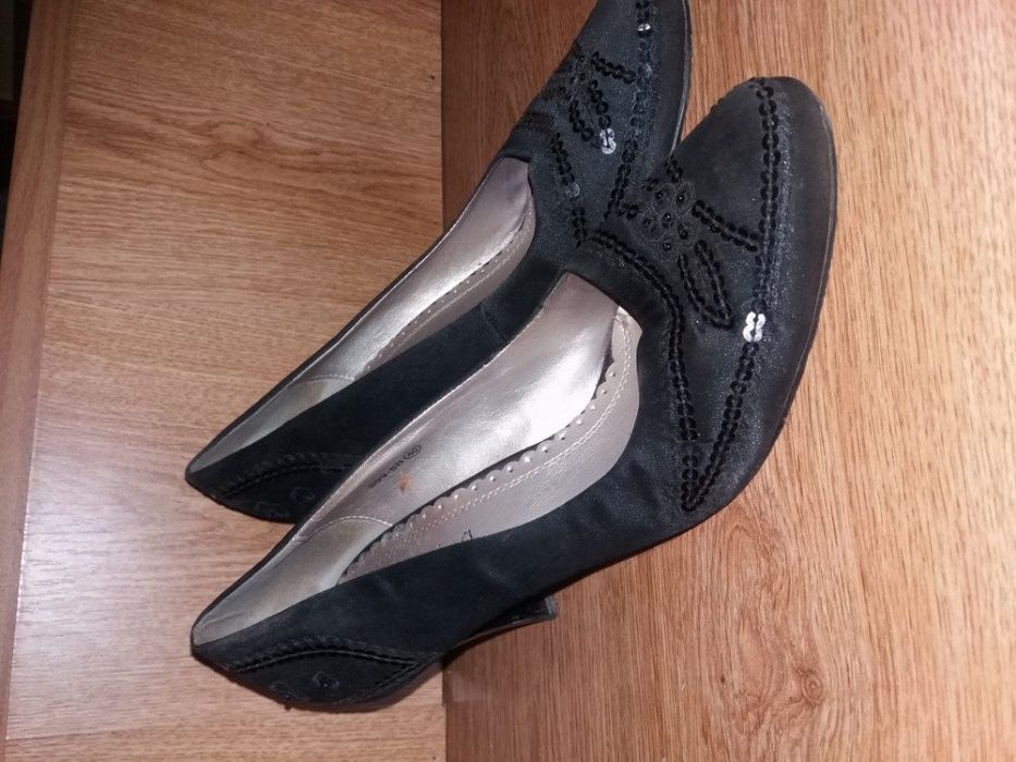 Туфли на шпильке.