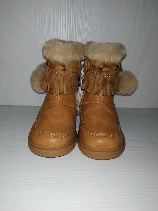 Зимове взуття для дівчинки