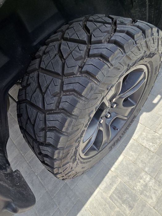Alufelgi  z oponami ram 1500 20 cali 33x12.50 r20