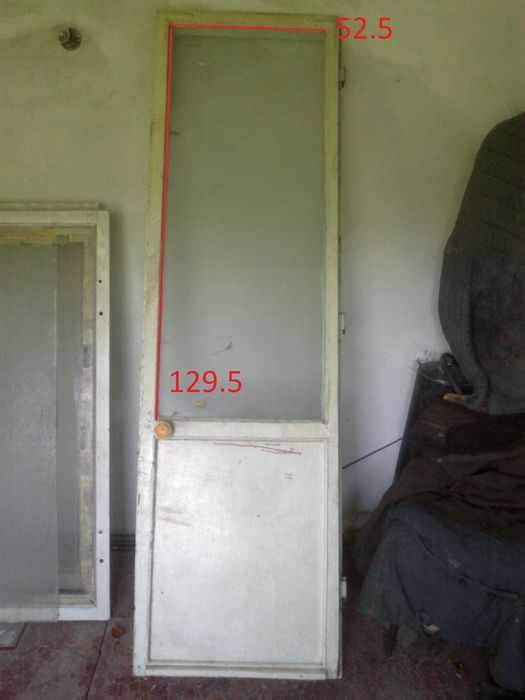 Дверь деревянная на балкон