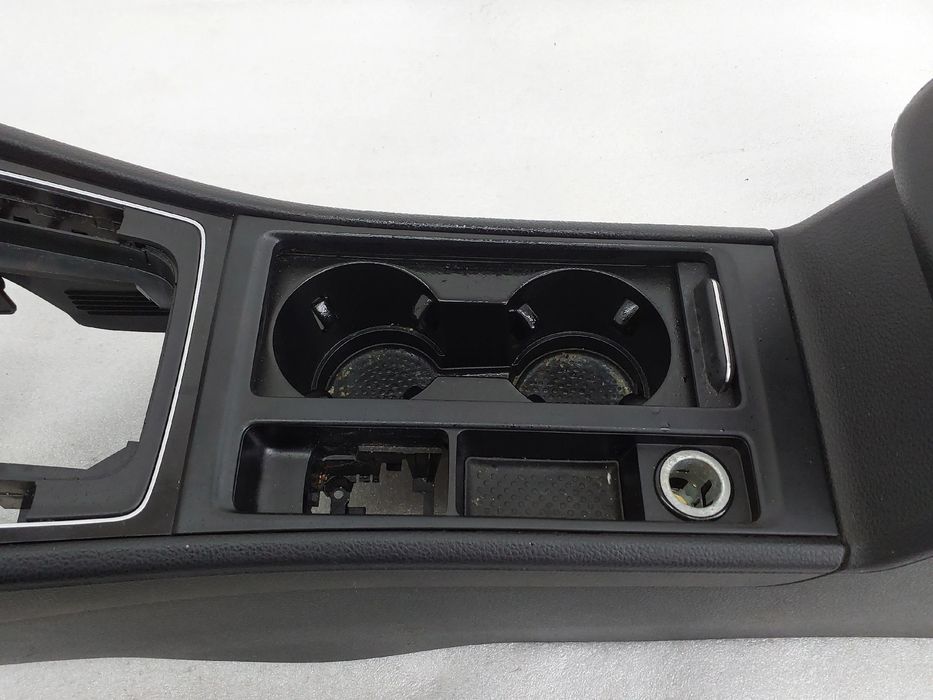 Consola central VOLKSWAGEN Golf VII (5G1, BQ1, BE1, BE2)