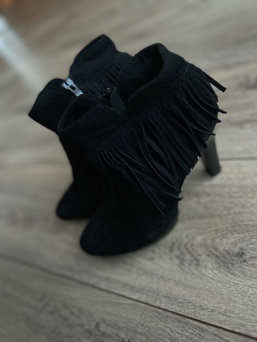 Buty botki z frędzlami r.38