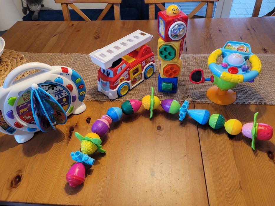 Zestaw zabawek, kulko klocki lalaboom, kierownica, i inne