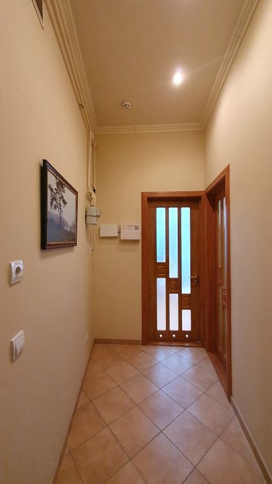 ПРОДАЖ ОФІСНОГО ПРИМІЩЕННЯ 69,1 м² в історичному центрі Мукачева