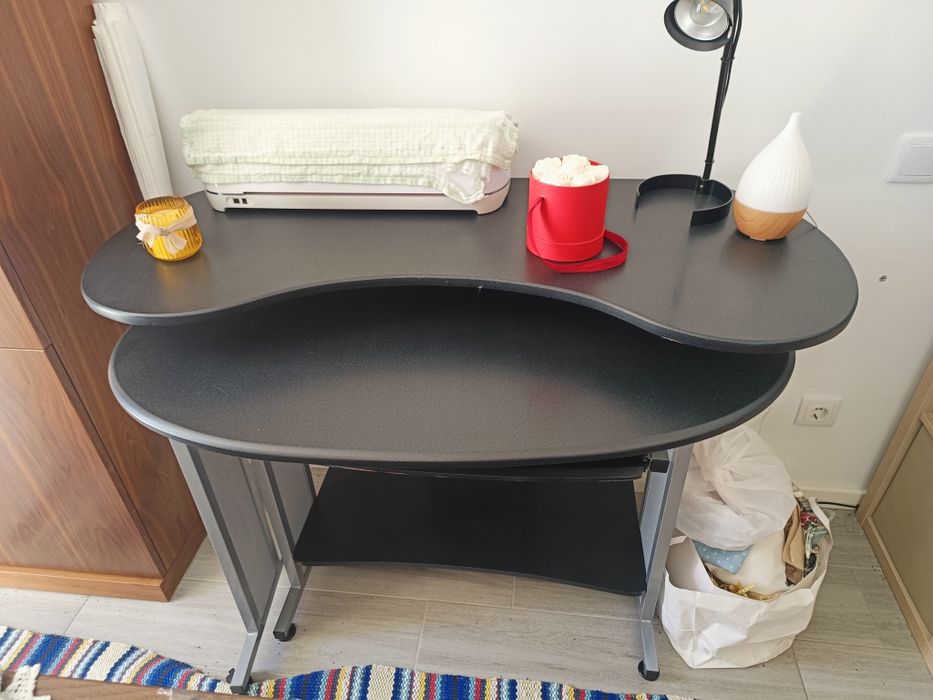 Secretária com mesa inferir