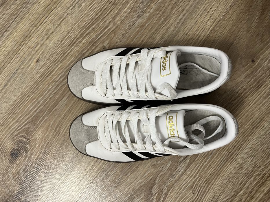 Кросівки adidas