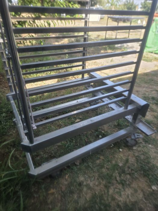 Carro em inox para transporte de tabuleiros