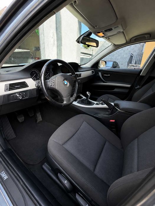 BMW 318d Touring E91 LCI | 2010 | 210.000 km | GPS | Bi-Xénon | PDC