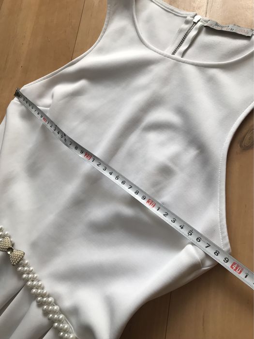 Sukienka damska rozm. L/40.  BERSHKA