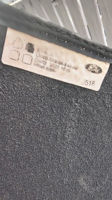 Orginalne dywaniki welurowe Kuga Mk3