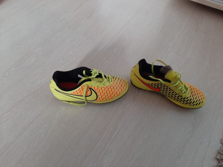 Бутси футбольні, копи Nike 30