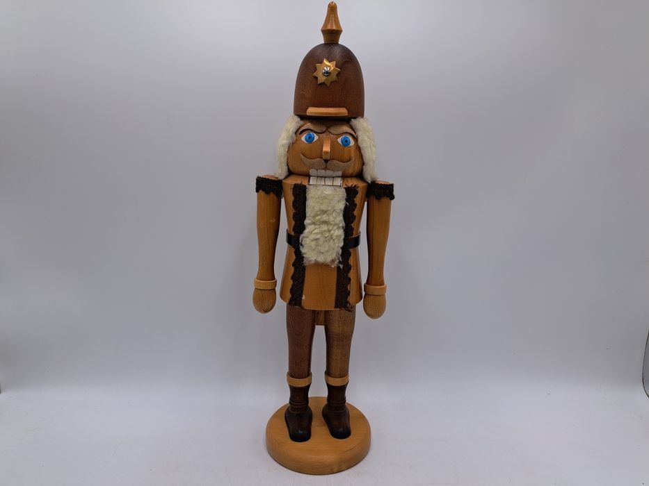 Drewniany dziadek do orzechów żołnierz, huzar rękodzieło 44 cm