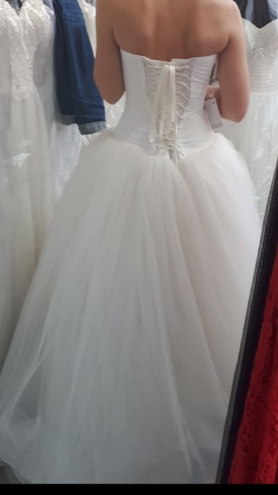 Весільна сукня дуже гарна