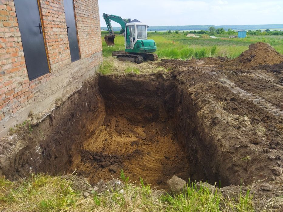 Пісок  щебінь відсів глина суглинок чорнозем септик послуги екскаватор