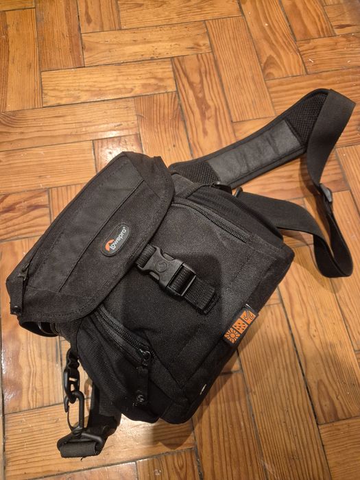 Mala Lowepro Nova 140 AW