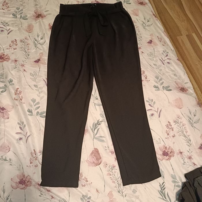 Eleganckie spodnie Reserved