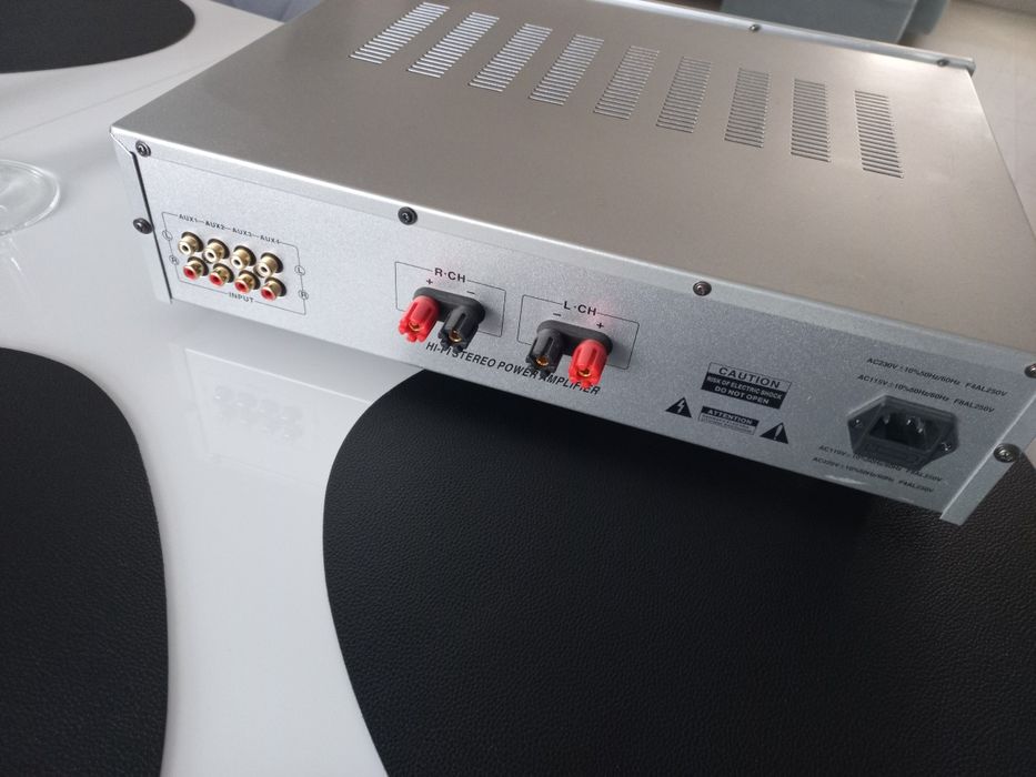 Yaqin vk2100 wzmacniacz hybrydowy