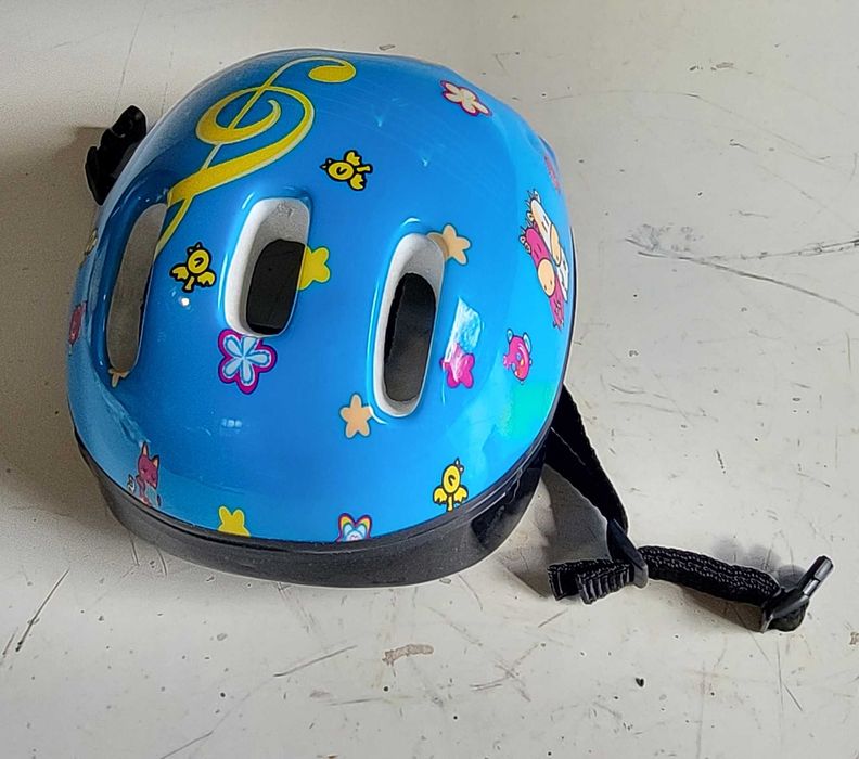 Kask rowerowy dziecięcy.