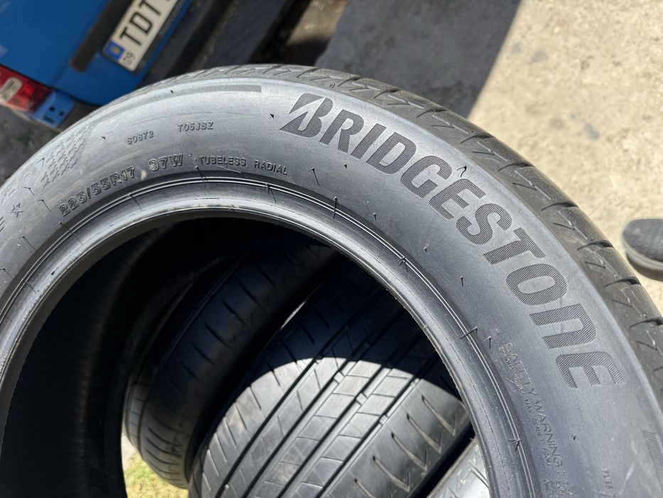 225/55R17 Bridgestone Turanza T005