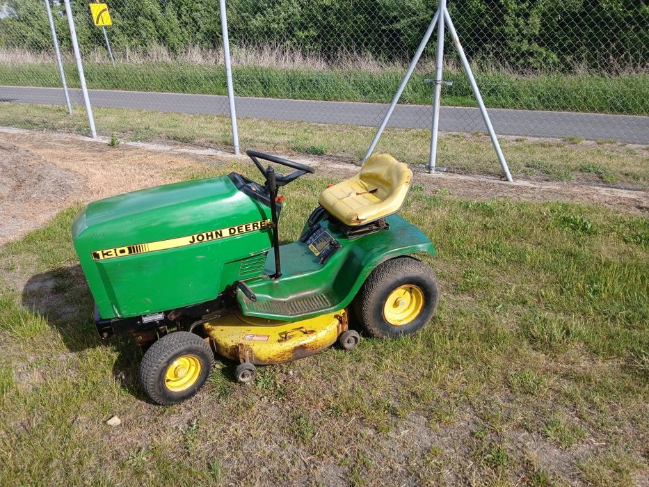 Kosiarka traktorek John Deere 130
