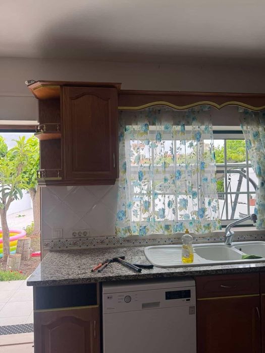 Cozinha completa para venda com frigorífico incluído