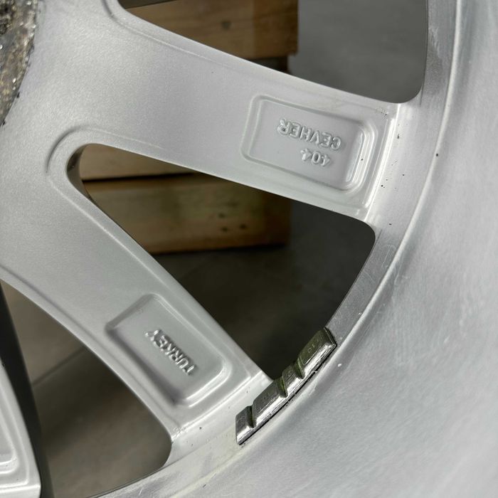 Оригінальні диски в зборі Volkswagen TOUAREG MERANO R18