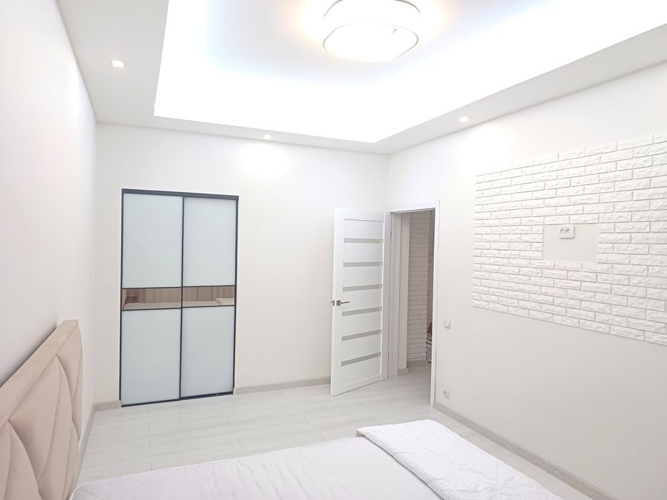 Сдам 2 кв.пр-ктСвободы с шикарным видом на сквер с фонтанами 20000 грн