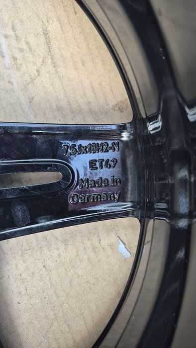 Felga aluminiowa 18", 5x112, et49, 7.5J. Otwór 66.6.