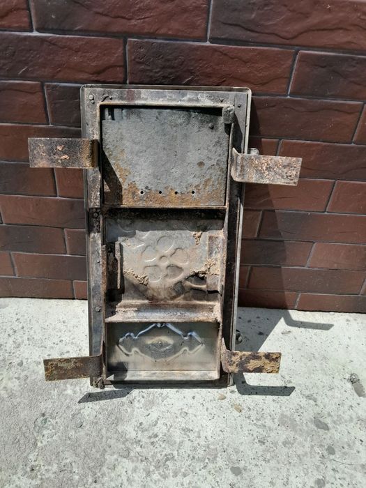 Продаються дверки з нержавійки тройка