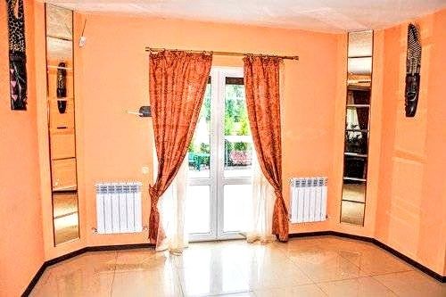 #273 Великий будинок для компаній подобово