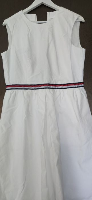 Белое платье Tommy Hilfeger