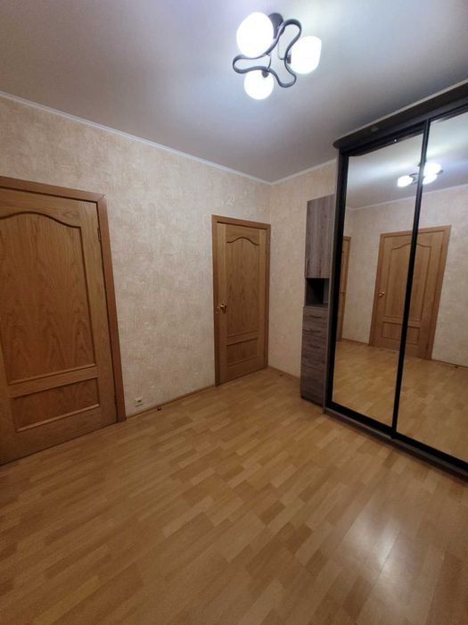 Продам 3к Подільськмй р-н Віноградарь ,вул Європейського Союзу  буд 17