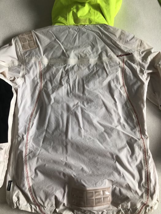 Biała kurtka sportowa damska