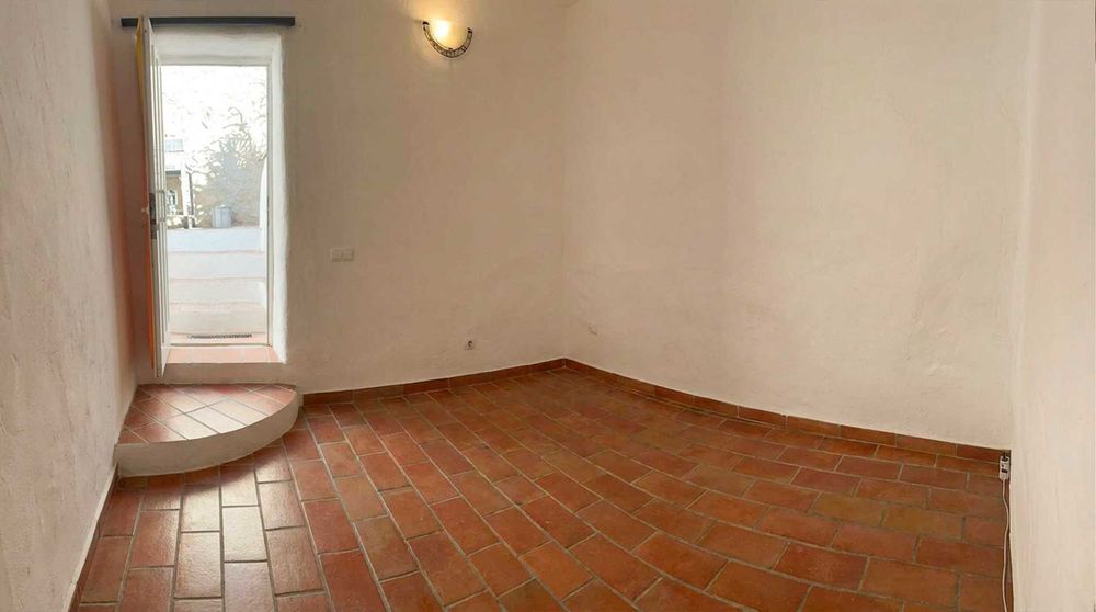 Casa Algarvia Tradicional Renovada + Ruína Reconstruível – Varjota / Loulé – Algarve