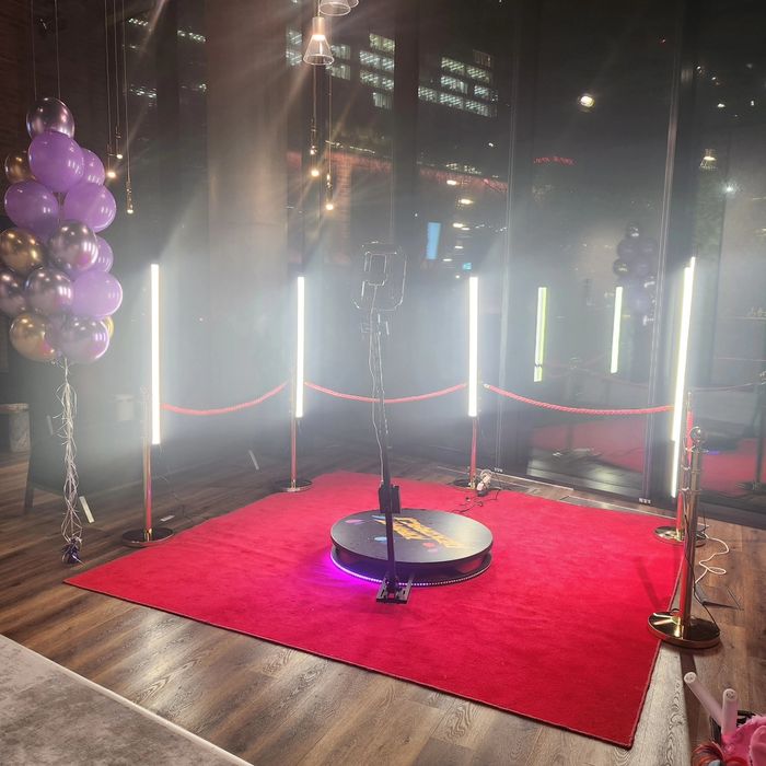 Fotobudka 360 oraz Tradycyjna- atrakcyjne ceny! Transport gratis! Wyna